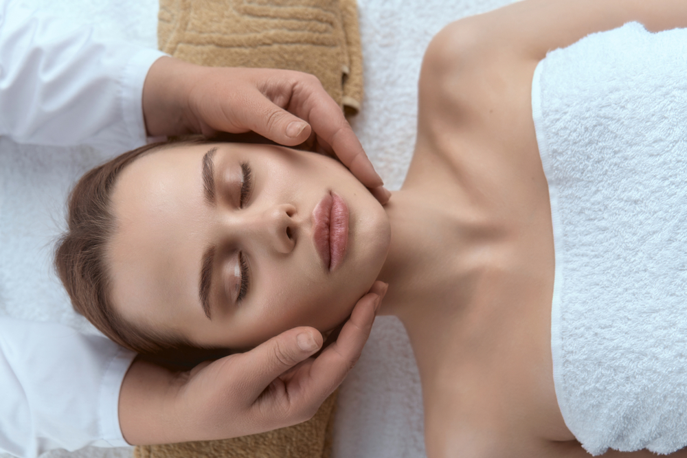 Misinformation About TMJ Makes National News 1 Woman receiving neck massage